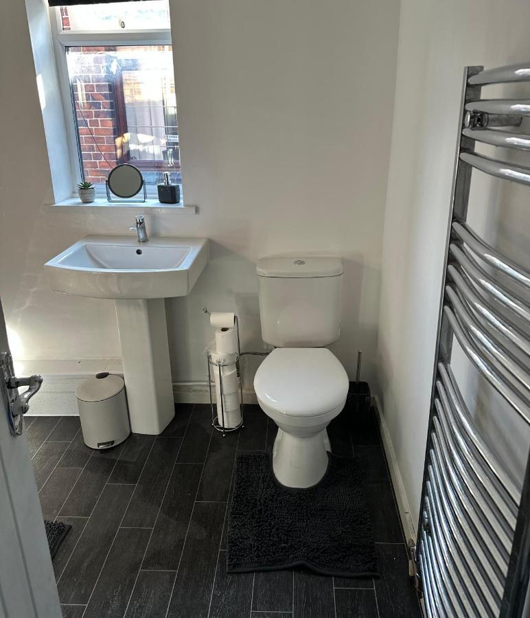 Tiye Estates Short Stay Stoke-on-Trent Exterior photo